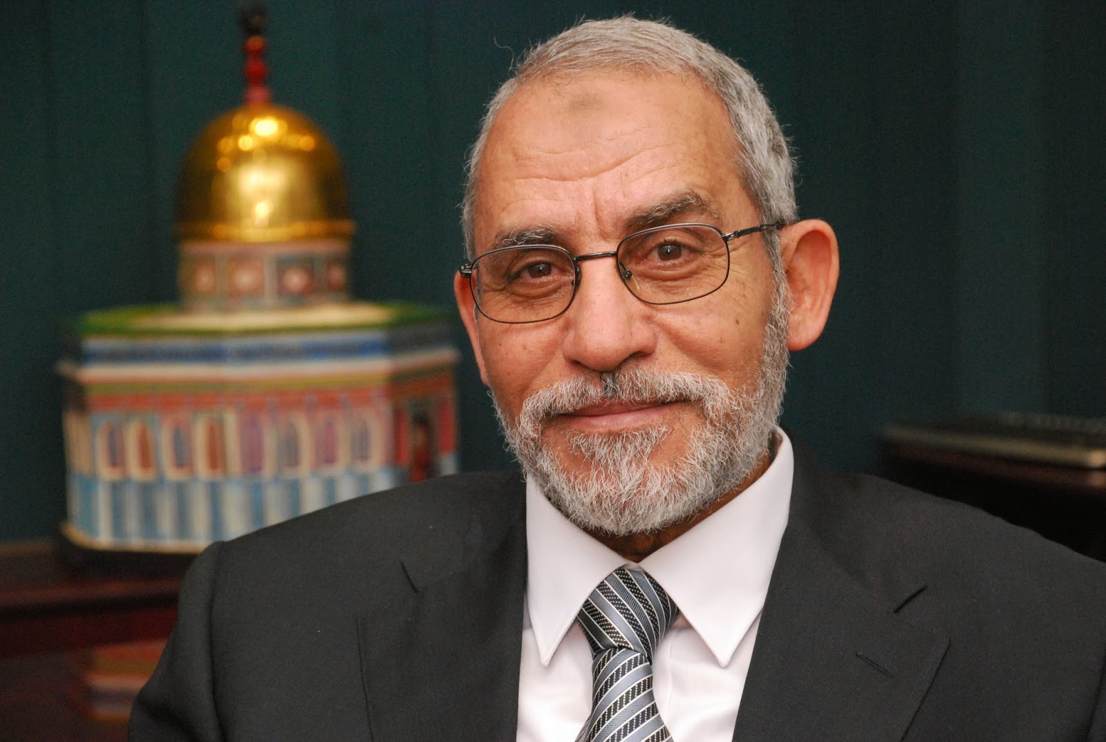 بديع للإخوان: ألتزموا سلميتكم ولا